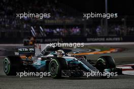 Lewis Hamilton (GBR) Mercedes AMG F1 W08. 17.09.2017. Formula 1 World Championship, Rd 14, Singapore Grand Prix, Marina Bay Street Circuit, Singapore, Race Day.