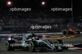 Valtteri Bottas (FIN) Mercedes AMG F1 W08. 17.09.2017. Formula 1 World Championship, Rd 14, Singapore Grand Prix, Marina Bay Street Circuit, Singapore, Race Day.