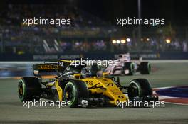 Nico Hulkenberg (GER) Renault Sport F1 Team RS17. 17.09.2017. Formula 1 World Championship, Rd 14, Singapore Grand Prix, Marina Bay Street Circuit, Singapore, Race Day.