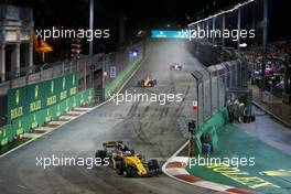 Jolyon Palmer (GBR) Renault Sport F1 Team RS17. 17.09.2017. Formula 1 World Championship, Rd 14, Singapore Grand Prix, Marina Bay Street Circuit, Singapore, Race Day.