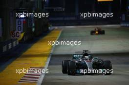 Lewis Hamilton (GBR) Mercedes AMG F1. 17.09.2017. Formula 1 World Championship, Rd 14, Singapore Grand Prix, Marina Bay Street Circuit, Singapore, Race Day.