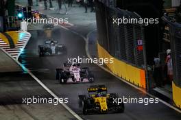 Nico Hulkenberg (GER) Renault Sport F1 Team RS17. 17.09.2017. Formula 1 World Championship, Rd 14, Singapore Grand Prix, Marina Bay Street Circuit, Singapore, Race Day.