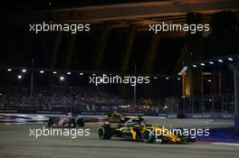 Nico Hulkenberg (GER) Renault Sport F1 Team RS17. 17.09.2017. Formula 1 World Championship, Rd 14, Singapore Grand Prix, Marina Bay Street Circuit, Singapore, Race Day.