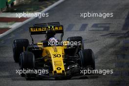 Jolyon Palmer (GBR) Renault Sport F1 Team RS17. 17.09.2017. Formula 1 World Championship, Rd 14, Singapore Grand Prix, Marina Bay Street Circuit, Singapore, Race Day.