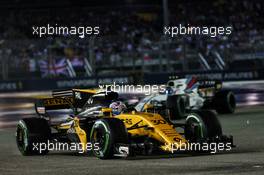 Jolyon Palmer (GBR) Renault Sport F1 Team RS17. 17.09.2017. Formula 1 World Championship, Rd 14, Singapore Grand Prix, Marina Bay Street Circuit, Singapore, Race Day.