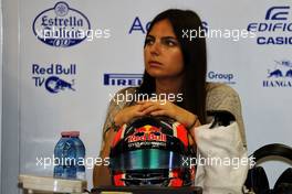 Kelly Piquet (BRA), girlfriend of Daniil Kvyat (RUS) Scuderia Toro Rosso. 16.09.2017. Formula 1 World Championship, Rd 14, Singapore Grand Prix, Marina Bay Street Circuit, Singapore, Qualifying Day.