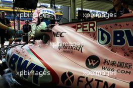 Sergio Perez (MEX) Sahara Force India F1 VJM10. 16.09.2017. Formula 1 World Championship, Rd 14, Singapore Grand Prix, Marina Bay Street Circuit, Singapore, Qualifying Day.