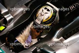 Lewis Hamilton (GBR) Mercedes AMG F1 W08. 16.09.2017. Formula 1 World Championship, Rd 14, Singapore Grand Prix, Marina Bay Street Circuit, Singapore, Qualifying Day.