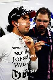 Sergio Perez (MEX) Sahara Force India F1. 16.09.2017. Formula 1 World Championship, Rd 14, Singapore Grand Prix, Marina Bay Street Circuit, Singapore, Qualifying Day.