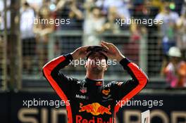 Daniel Ricciardo (AUS) Red Bull Racing in qualifying parc ferme. 16.09.2017. Formula 1 World Championship, Rd 14, Singapore Grand Prix, Marina Bay Street Circuit, Singapore, Qualifying Day.