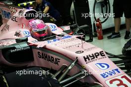 Esteban Ocon (FRA) Sahara Force India F1 VJM10. 16.09.2017. Formula 1 World Championship, Rd 14, Singapore Grand Prix, Marina Bay Street Circuit, Singapore, Qualifying Day.