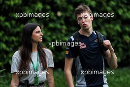 Daniil Kvyat (RUS) Scuderia Toro Rosso with his girlfriend Kelly Piquet (BRA). 16.09.2017. Formula 1 World Championship, Rd 14, Singapore Grand Prix, Marina Bay Street Circuit, Singapore, Qualifying Day.