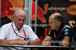 (L to R): Dr Helmut Marko (AUT) Red Bull Motorsport Consultant with Franz Tost (AUT) Scuderia Toro Rosso Team Principal. 17.09.2017. Formula 1 World Championship, Rd 14, Singapore Grand Prix, Marina Bay Street Circuit, Singapore, Race Day.