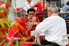(L to R): Maurizio Arrivabene (ITA) Ferrari Team Principal with Mattia Binotto (ITA) Ferrari Chief Technical Officer and Ross Brawn (GBR) Managing Director, Motor Sports. 17.09.2017. Formula 1 World Championship, Rd 14, Singapore Grand Prix, Marina Bay Street Circuit, Singapore, Race Day.