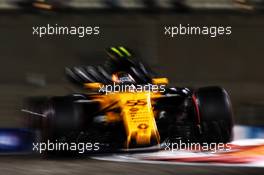 Carlos Sainz Jr (ESP) Renault Sport F1 Team RS17. 24.11.2017. Formula 1 World Championship, Rd 20, Abu Dhabi Grand Prix, Yas Marina Circuit, Abu Dhabi, Practice Day.