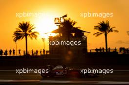 Brendon Hartley (NZL) Scuderia Toro Rosso STR12. 24.11.2017. Formula 1 World Championship, Rd 20, Abu Dhabi Grand Prix, Yas Marina Circuit, Abu Dhabi, Practice Day.