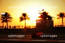 Max Verstappen (NLD) Red Bull Racing RB13. 24.11.2017. Formula 1 World Championship, Rd 20, Abu Dhabi Grand Prix, Yas Marina Circuit, Abu Dhabi, Practice Day.
