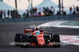 Fernando Alonso (ESP) McLaren MCL32. 24.11.2017. Formula 1 World Championship, Rd 20, Abu Dhabi Grand Prix, Yas Marina Circuit, Abu Dhabi, Practice Day.
