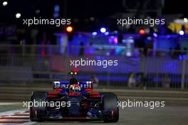 Pierre Gasly (FRA), Scuderia Toro Rosso  24.11.2017. Formula 1 World Championship, Rd 20, Abu Dhabi Grand Prix, Yas Marina Circuit, Abu Dhabi, Practice Day.