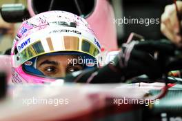 Esteban Ocon (FRA) Sahara Force India F1 VJM10. 24.11.2017. Formula 1 World Championship, Rd 20, Abu Dhabi Grand Prix, Yas Marina Circuit, Abu Dhabi, Practice Day.