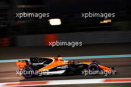 Fernando Alonso (ESP) McLaren MCL32.                                24.11.2017. Formula 1 World Championship, Rd 20, Abu Dhabi Grand Prix, Yas Marina Circuit, Abu Dhabi, Practice Day.