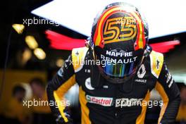 Carlos Sainz Jr (ESP) Renault F1 Team  24.11.2017. Formula 1 World Championship, Rd 20, Abu Dhabi Grand Prix, Yas Marina Circuit, Abu Dhabi, Practice Day.
