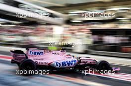 Sergio Perez (MEX) Sahara Force India F1 VJM10 leaves the pits. 26.11.2017. Formula 1 World Championship, Rd 20, Abu Dhabi Grand Prix, Yas Marina Circuit, Abu Dhabi, Race Day.