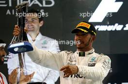 2nd place Lewis Hamilton (GBR) Mercedes AMG F1. 26.11.2017. Formula 1 World Championship, Rd 20, Abu Dhabi Grand Prix, Yas Marina Circuit, Abu Dhabi, Race Day.