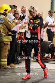 Max Verstappen (NLD) Red Bull Racing in parc ferme. 26.11.2017. Formula 1 World Championship, Rd 20, Abu Dhabi Grand Prix, Yas Marina Circuit, Abu Dhabi, Race Day.