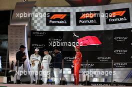 (L to R): David Coulthard (GBR) Red Bull Racing and Scuderia Toro Advisor / Channel 4 F1 Commentator; Lewis Hamilton (GBR) Mercedes AMG F1; Valtteri Bottas (FIN) Mercedes AMG F1; Martin Brundle (GBR) Sky Sports Commentator; Sebastian Vettel (GER) Ferrari. 26.11.2017. Formula 1 World Championship, Rd 20, Abu Dhabi Grand Prix, Yas Marina Circuit, Abu Dhabi, Race Day.