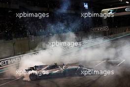 Race winner Valtteri Bottas (FIN) Mercedes AMG F1 W08 celebrates with doughnuts at the end of the race.                                26.11.2017. Formula 1 World Championship, Rd 20, Abu Dhabi Grand Prix, Yas Marina Circuit, Abu Dhabi, Race Day.