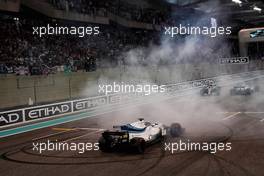 Felipe Massa (BRA) Williams FW40 at the end of the race.                                26.11.2017. Formula 1 World Championship, Rd 20, Abu Dhabi Grand Prix, Yas Marina Circuit, Abu Dhabi, Race Day.