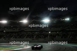 Sergio Perez (MEX) Sahara Force India F1 VJM10. 26.11.2017. Formula 1 World Championship, Rd 20, Abu Dhabi Grand Prix, Yas Marina Circuit, Abu Dhabi, Race Day.