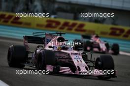 Sergio Perez (MEX) Sahara Force India F1 VJM10. 26.11.2017. Formula 1 World Championship, Rd 20, Abu Dhabi Grand Prix, Yas Marina Circuit, Abu Dhabi, Race Day.