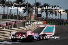 Esteban Ocon (FRA) Sahara Force India F1 VJM10. 26.11.2017. Formula 1 World Championship, Rd 20, Abu Dhabi Grand Prix, Yas Marina Circuit, Abu Dhabi, Race Day.