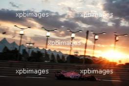 Sergio Perez (MEX) Sahara Force India F1 VJM10. 26.11.2017. Formula 1 World Championship, Rd 20, Abu Dhabi Grand Prix, Yas Marina Circuit, Abu Dhabi, Race Day.