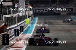 Brendon Hartley (NZL) Scuderia Toro Rosso STR12. 26.11.2017. Formula 1 World Championship, Rd 20, Abu Dhabi Grand Prix, Yas Marina Circuit, Abu Dhabi, Race Day.