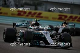 Valtteri Bottas (FIN) Mercedes AMG F1 W08. 26.11.2017. Formula 1 World Championship, Rd 20, Abu Dhabi Grand Prix, Yas Marina Circuit, Abu Dhabi, Race Day.