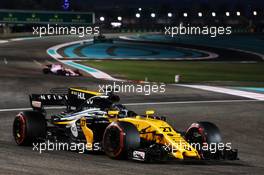 Nico Hulkenberg (GER) Renault Sport F1 Team RS17. 26.11.2017. Formula 1 World Championship, Rd 20, Abu Dhabi Grand Prix, Yas Marina Circuit, Abu Dhabi, Race Day.