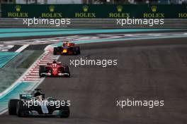 Lewis Hamilton (GBR) Mercedes AMG F1 W08. 26.11.2017. Formula 1 World Championship, Rd 20, Abu Dhabi Grand Prix, Yas Marina Circuit, Abu Dhabi, Race Day.