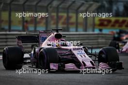 Sergio Perez (MEX) Sahara Force India F1 VJM10. 26.11.2017. Formula 1 World Championship, Rd 20, Abu Dhabi Grand Prix, Yas Marina Circuit, Abu Dhabi, Race Day.