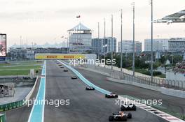 Fernando Alonso (ESP) McLaren MCL32. 26.11.2017. Formula 1 World Championship, Rd 20, Abu Dhabi Grand Prix, Yas Marina Circuit, Abu Dhabi, Race Day.