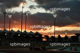 Fernando Alonso (ESP) McLaren MCL32. 26.11.2017. Formula 1 World Championship, Rd 20, Abu Dhabi Grand Prix, Yas Marina Circuit, Abu Dhabi, Race Day.