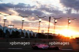 Esteban Ocon (FRA) Sahara Force India F1 VJM10. 26.11.2017. Formula 1 World Championship, Rd 20, Abu Dhabi Grand Prix, Yas Marina Circuit, Abu Dhabi, Race Day.