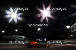 Max Verstappen (NLD) Red Bull Racing RB13. 26.11.2017. Formula 1 World Championship, Rd 20, Abu Dhabi Grand Prix, Yas Marina Circuit, Abu Dhabi, Race Day.