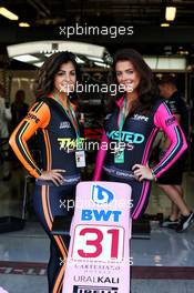Sahara Force India F1 Team - Hype Energy Drink girls. 25.11.2017. Formula 1 World Championship, Rd 20, Abu Dhabi Grand Prix, Yas Marina Circuit, Abu Dhabi, Qualifying Day.