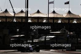 Pascal Wehrlein (GER) Sauber C36. 25.11.2017. Formula 1 World Championship, Rd 20, Abu Dhabi Grand Prix, Yas Marina Circuit, Abu Dhabi, Qualifying Day.