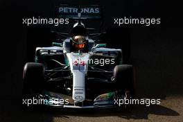 Lewis Hamilton (GBR) Mercedes AMG F1   25.11.2017. Formula 1 World Championship, Rd 20, Abu Dhabi Grand Prix, Yas Marina Circuit, Abu Dhabi, Qualifying Day.