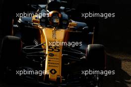 Carlos Sainz Jr (ESP) Renault F1 Team  25.11.2017. Formula 1 World Championship, Rd 20, Abu Dhabi Grand Prix, Yas Marina Circuit, Abu Dhabi, Qualifying Day.