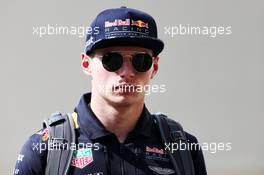 Max Verstappen (NLD) Red Bull Racing. 25.11.2017. Formula 1 World Championship, Rd 20, Abu Dhabi Grand Prix, Yas Marina Circuit, Abu Dhabi, Qualifying Day.